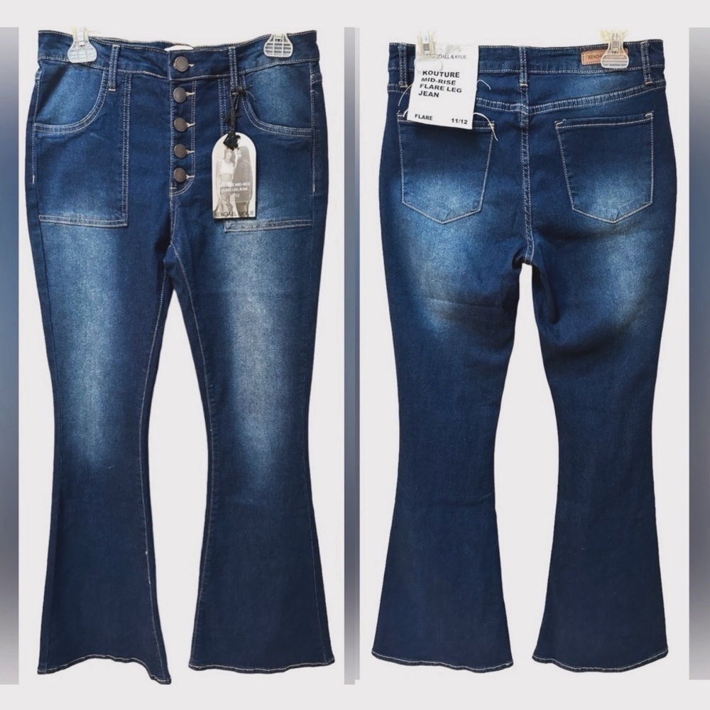 Kendall+Kylie Flare Demin Jeans in blue.
